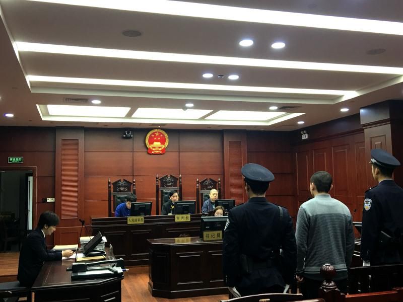 降14℃!济南大降温,供暖延长丨波音737又发生故障了,载着106人…丨中小学幼儿园将推“校长陪餐”