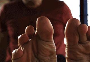 什么袜子踢球不起泡,汗脚穿什么样材质袜子不臭