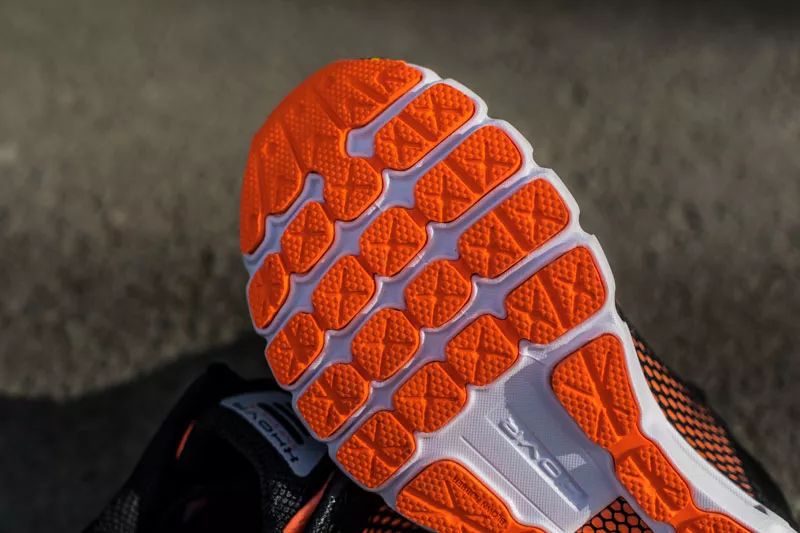 想买双叱咤健身房和街头的跑鞋？本次开箱一定要看！