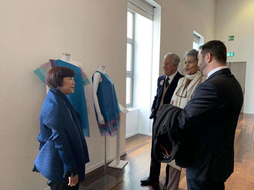 习*平近**访问意大利的难忘瞬间:“欢迎你到中国去”