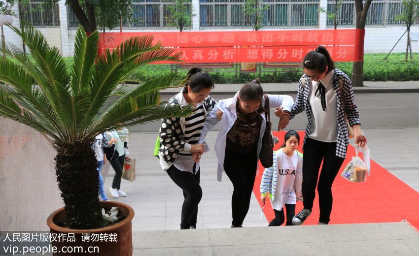 一失足成“千古恨”教你几招避免习惯性崴脚