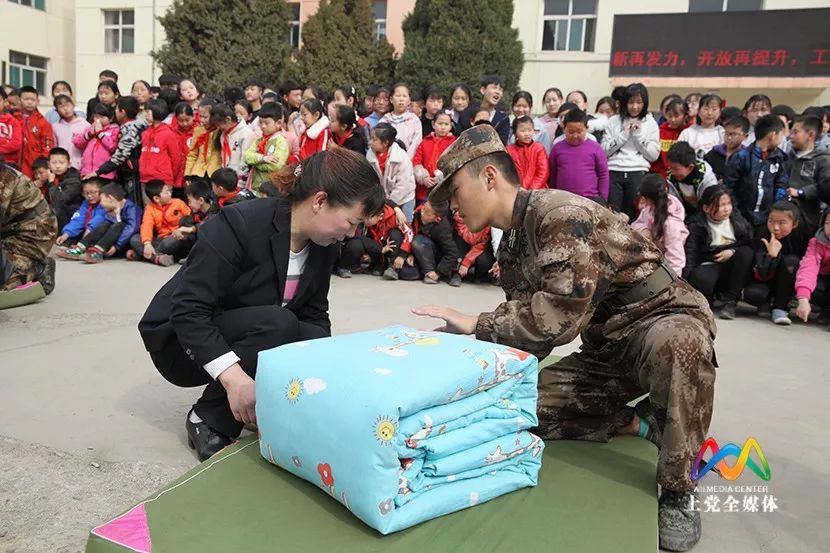 兵哥哥进大学视频,兵哥哥把被子叠成豆腐块