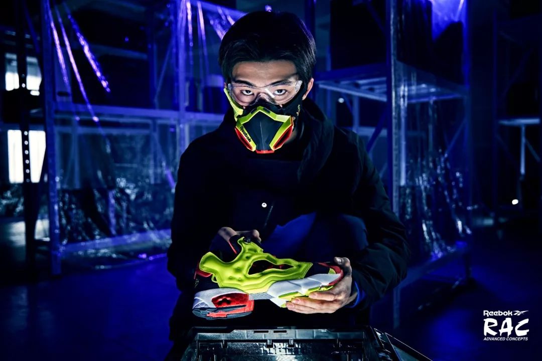 权志龙在成龙演唱会上的视频,成龙和权志龙谁名气最大