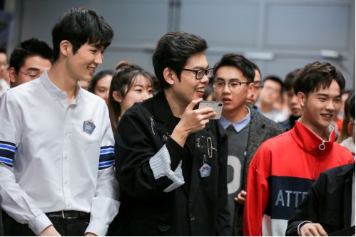 数十万人围观下，在游戏里死亡上万次是一种怎样的体验？｜专访逍遥散人