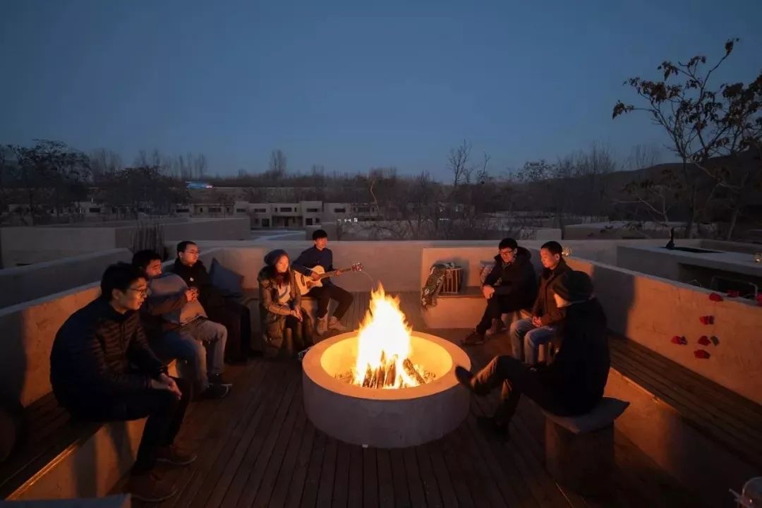 沙漠一年出现的奇观,沙漠黄河的奇景