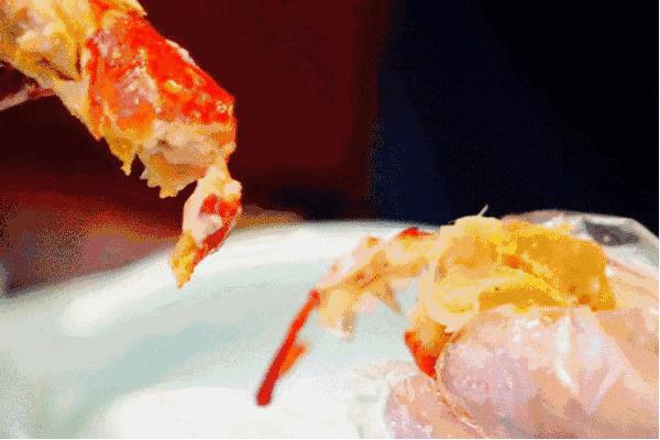 吃完龙虾后上吐下泻,吃完龙虾后拉肚子喘不上气