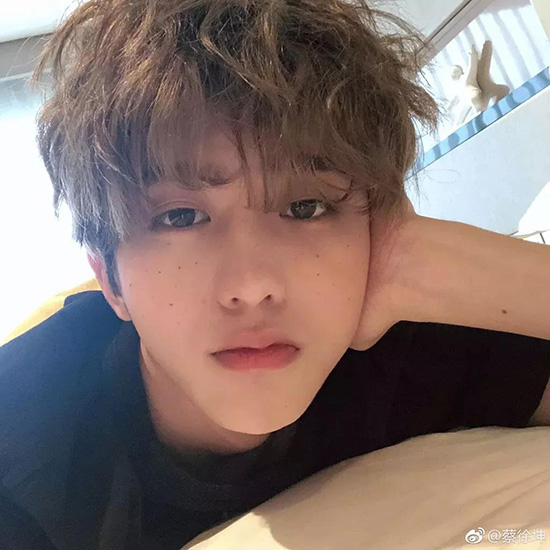 简单干净的欧美雀斑妆,厌倦了精致的妆