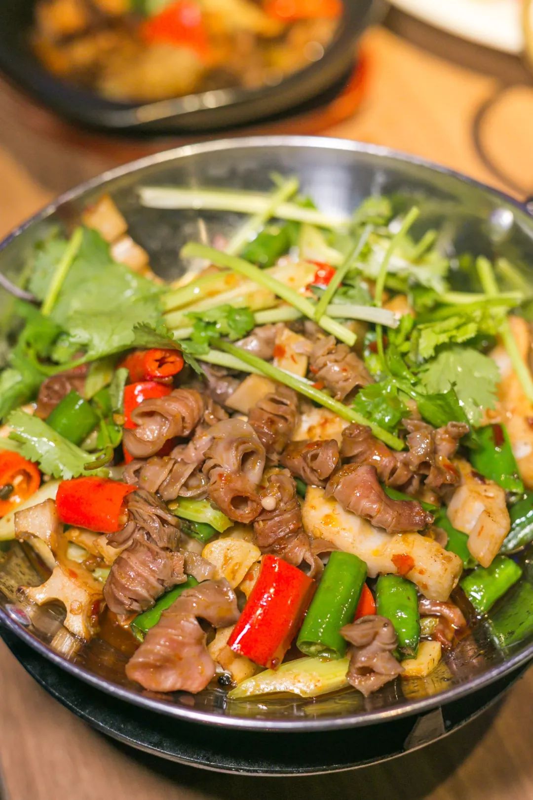 4折从四川吃到广东！我左手拿麦，右手啤酒，在这个“千面餐厅”里嗨到凌晨？