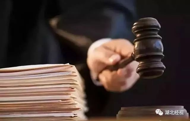 假扮医生给男生手术,假医生给人开刀手术