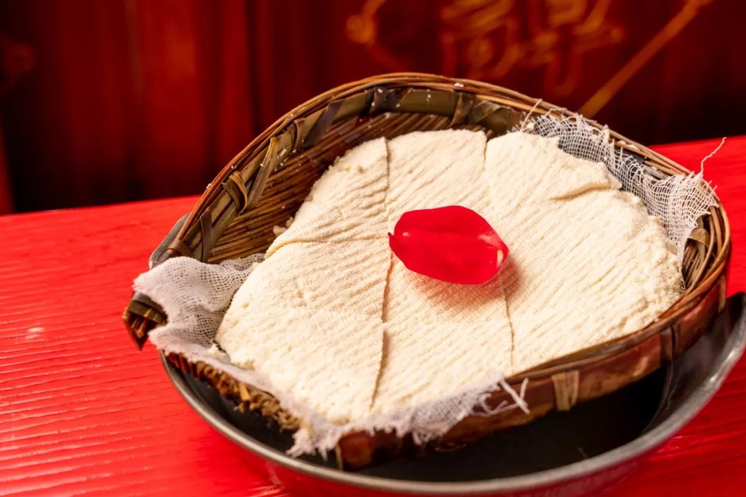 谭鸭血24小时营业,日均排队3h的谭鸭血来宁波了