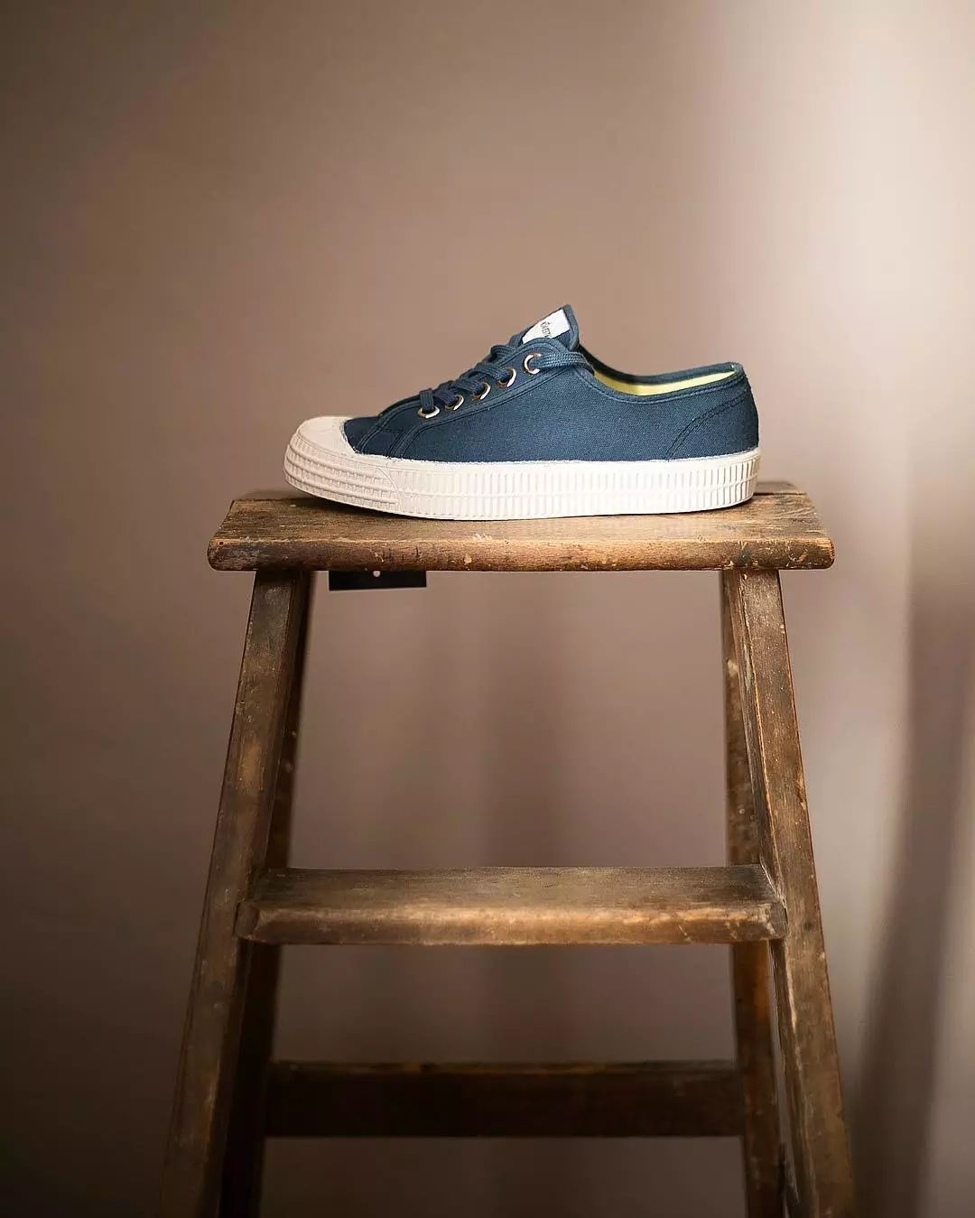 匡威联名川久保玲鞋,匡威川久保玲联名是经典还是1970s