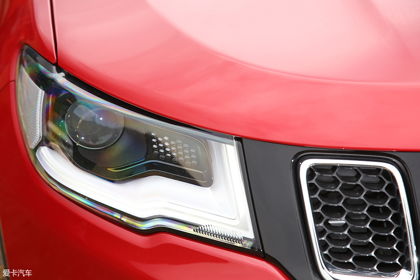 全新jeep指南者四缸1.3t介绍,四驱强油耗高测试新款jeep指南者