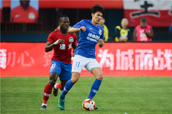 当过队医做过翻译，王伟靠什么走上“逆袭之路”？