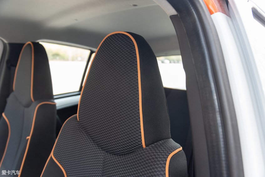 表现出乎意料好开不贵的入门级电动车比亚迪e1