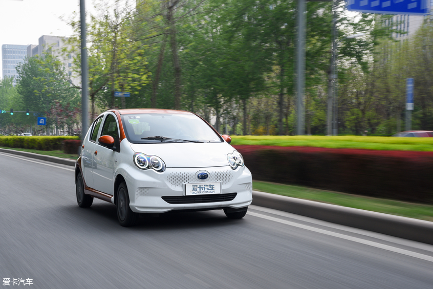 表现出乎意料好开不贵的入门级电动车比亚迪e1