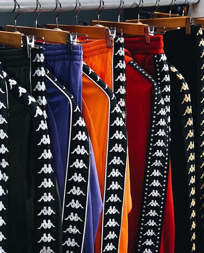 为什么同一款鞋子售价不一样,为什么同一款鞋子有那么多款式