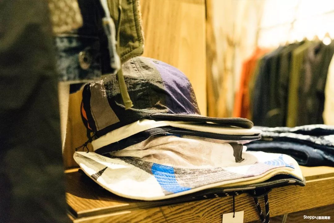香港一家“户外选货店”店主跟我说：我就想做“无法定义”的风格