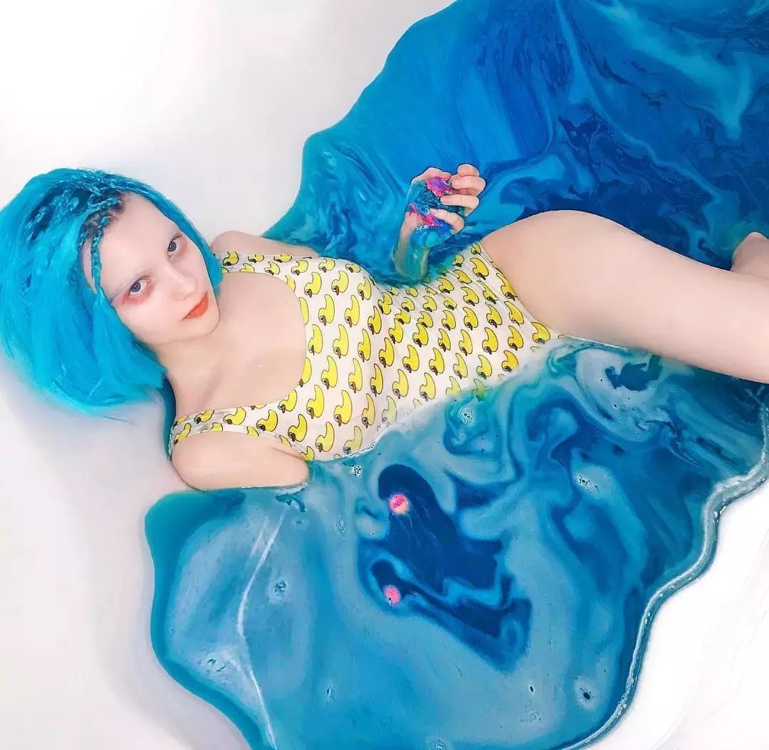 染发狂人发色,染发狂人