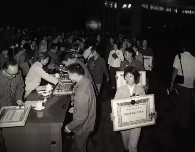 纪念五四运动100周年青春与党同在,纪念五四运动100周年建功新时代