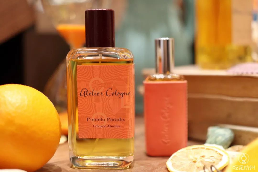 浙江首家！周杰伦为她谱曲、李佳琦连拍两个视频种草、让代购跑断腿的香水品牌来杭州了！