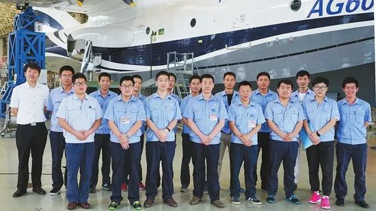 青分享|一条微博热评引发的思考，网友：“这才是新青年”