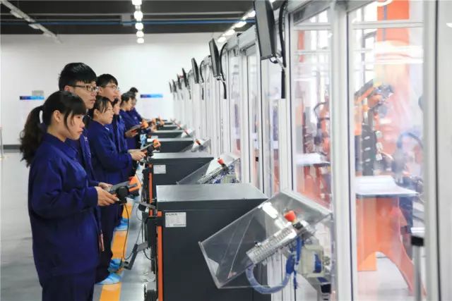 职校毕业生如何上大学,中职学生毕业后推荐大学