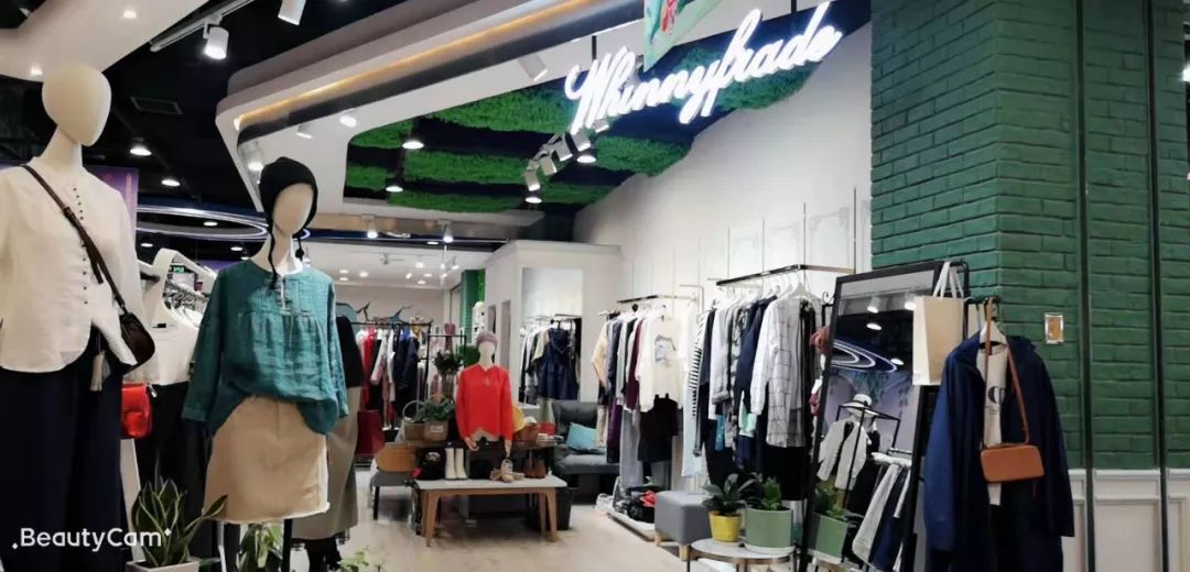 十堰美女千千万,昨天邮电街上就占了一大半!啥情况?