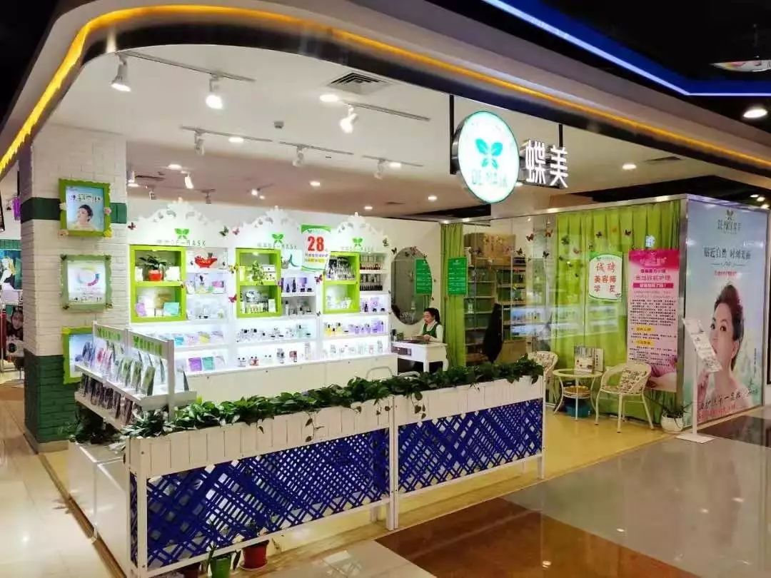 十堰美女千千万,昨天邮电街上就占了一大半!啥情况?