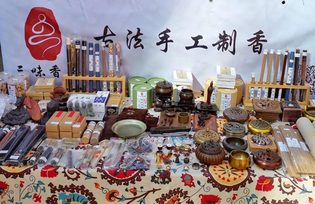 千斤龙虾山、10米巨型火锅，还有百人披萨挑战赛等你来战！这个五一让你嗨玩个够！