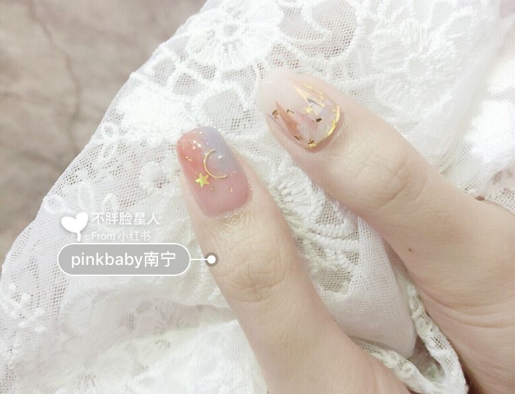 适合夏天的美甲显手白,超显手白的美甲带钻