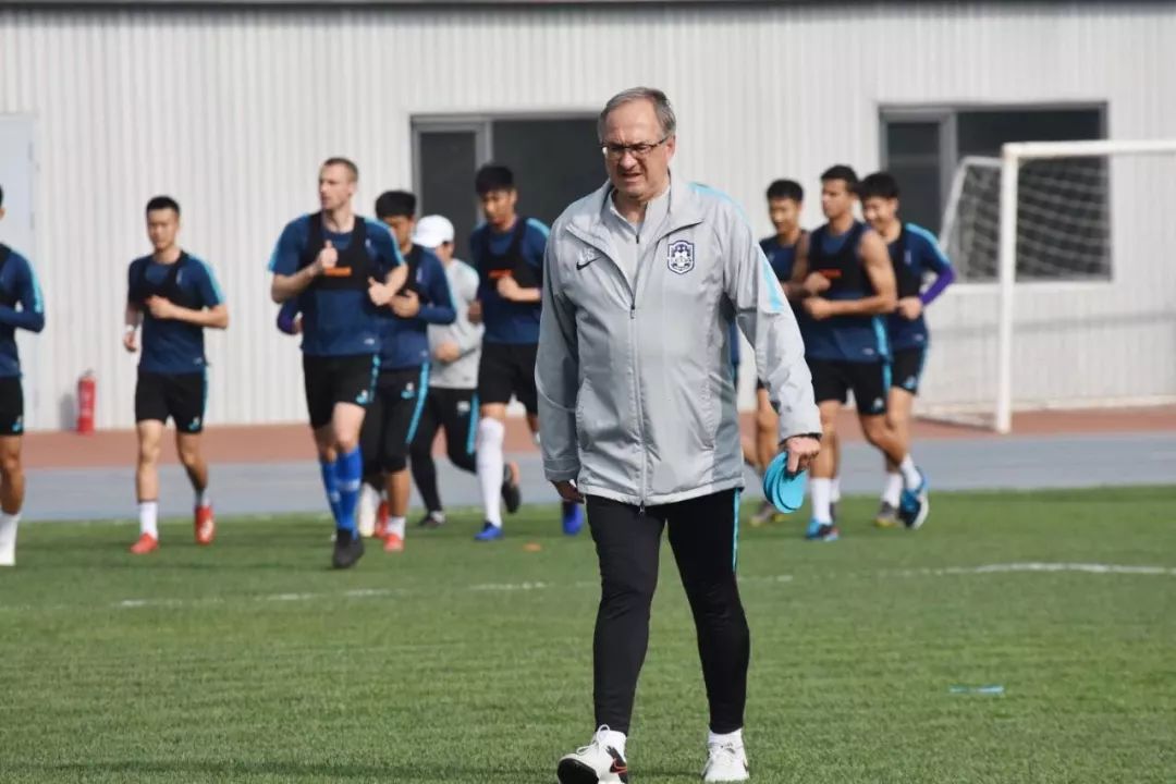 周三侃大山：别含糊，周末和上海俩队“干两仗”吧！