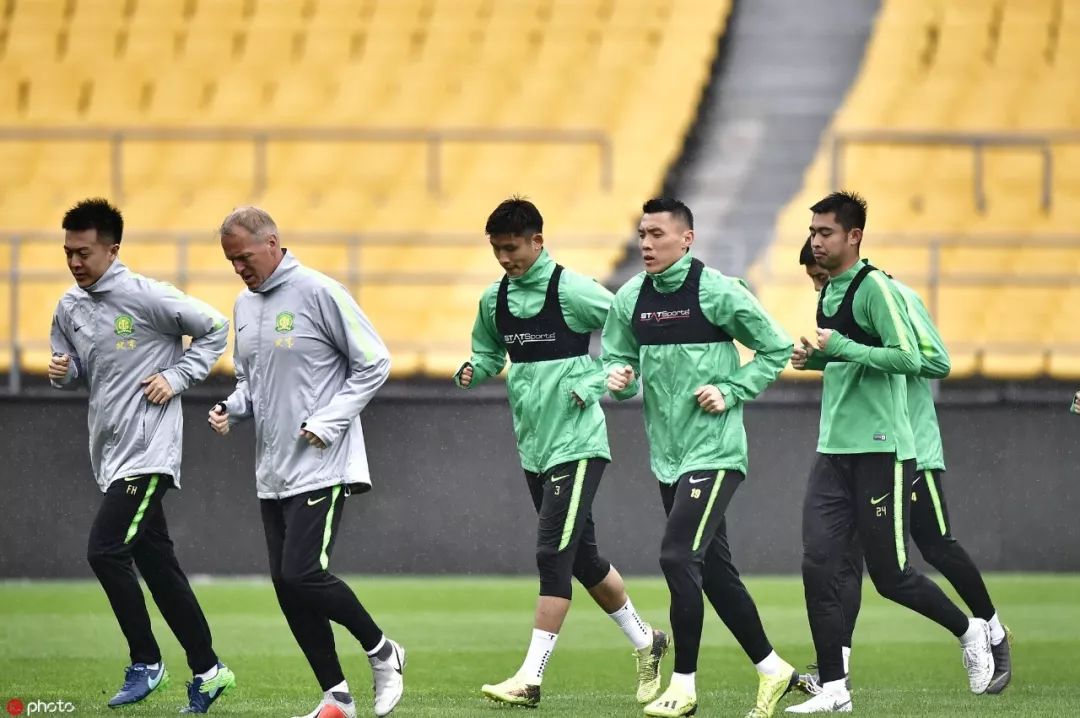 施密特出征新赛季,施密特国安比赛