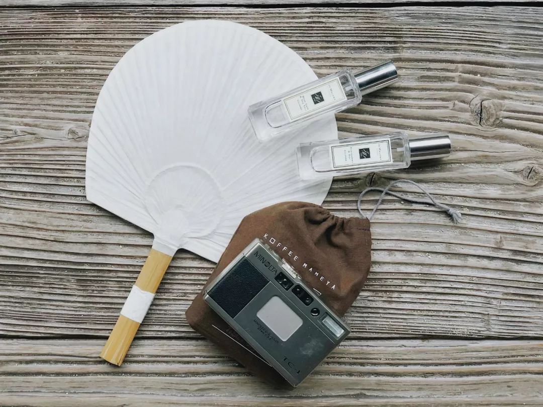 我们的海边outing：每个人的旅行箱里有什么？