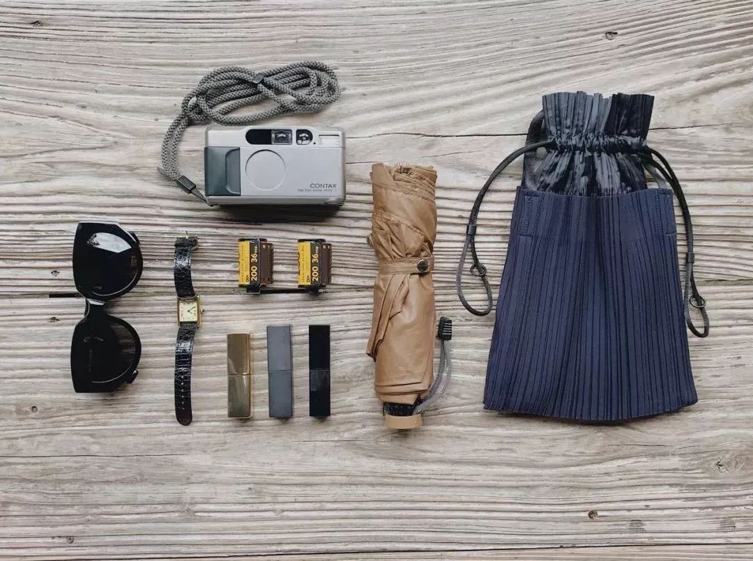 我们的海边outing：每个人的旅行箱里有什么？