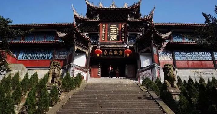 余秋雨都江堰壮观,余秋雨都江堰赏析