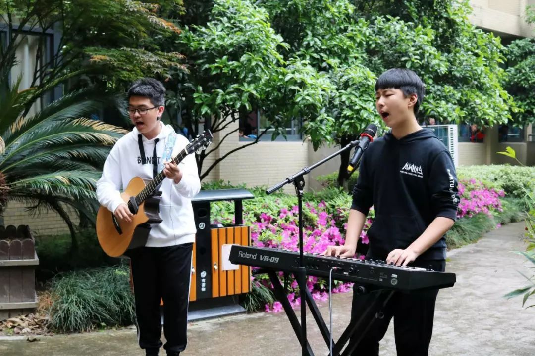 快乐体验快乐成长,快乐体验成长绘画二年级