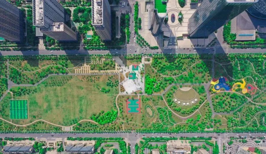 能踢足球打篮球的公园,绿轴足球公园