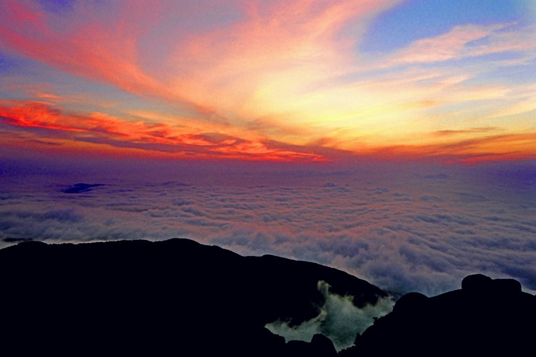 有海上天湖佛国仙都之美誉的城市,游玩一座神奇山