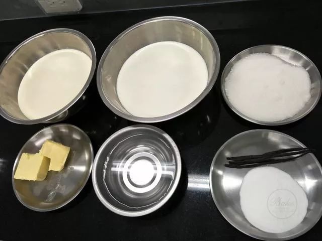 奶油奶冻蛋糕卷 (奶冻蛋糕卷如何做)