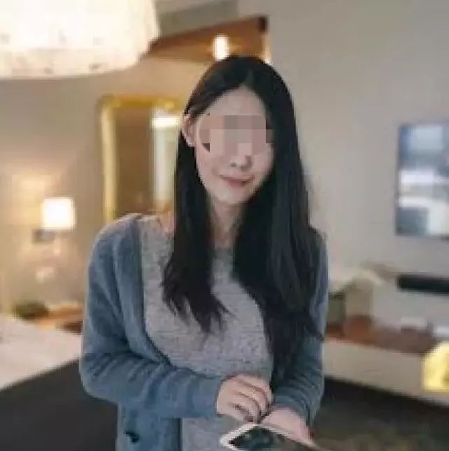 那个花808万买进耶鲁的21岁中国女孩，父亲竟是逃亡美国的通缉犯？？！