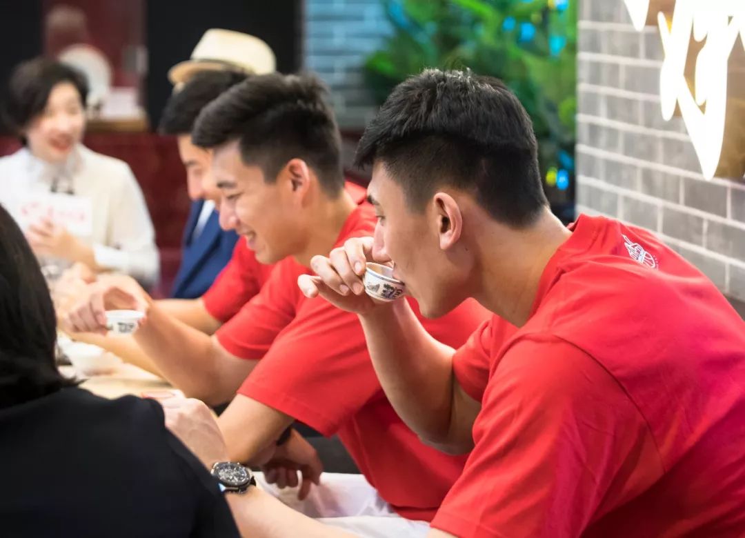 搴勮嚕椋熷崟骞夸笢鏃╄尪,搴勮嚕cba鐞冨憳