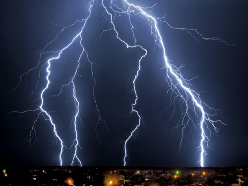 闪电网络应用第一的「Bitrefill」，既可以买礼品卡还可以交话费