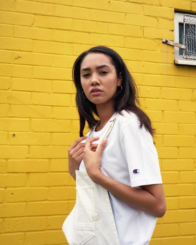 champion经典长袖t恤搭配,你与潮人之间的差距