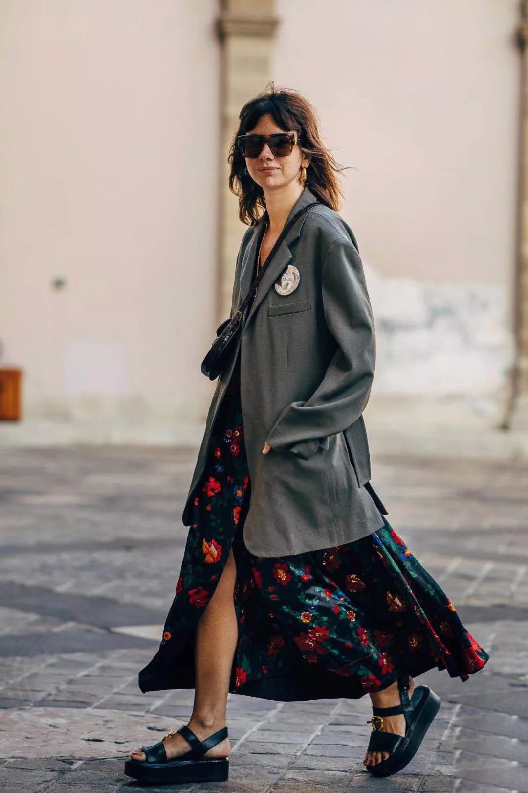 今年夏天这几款凉鞋真的美哭了,这个夏天让你美炸的凉鞋