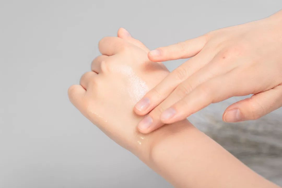 超短发细软塌怎么打理,拯救发量理发