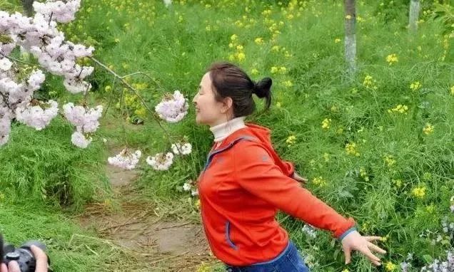 中国时髦大妈天秀姿势全解