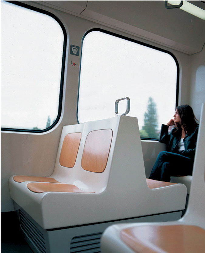 对于他来说：「奖杯」这种东西，还不如「烟灰缸」有用呢！