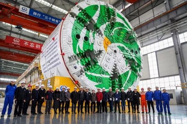 剑桥博士发震撼长文：为何中国肯下血本在西方绝不做的“亏本买卖”上