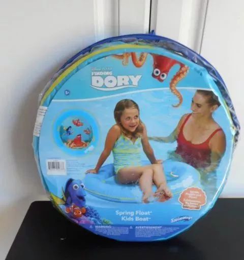 宝宝海边玩沙玩水,带娃最轻松方式莫过于挖沙