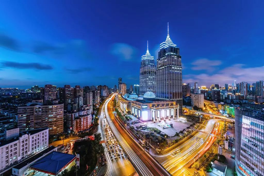 看魔都全景的酒店,看魔都三件套的酒店